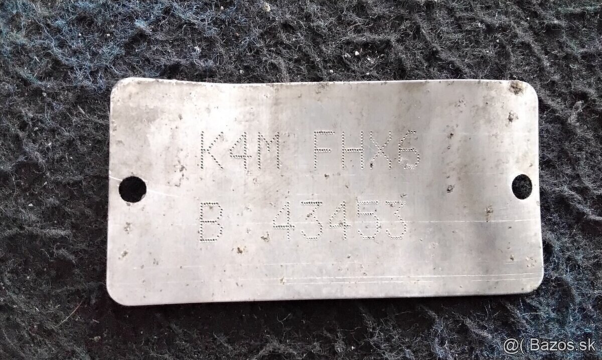 DACIA DUSTER 1.6 2013 predám MOTOR K4M Z835, DVERE, PREVODOV - 5