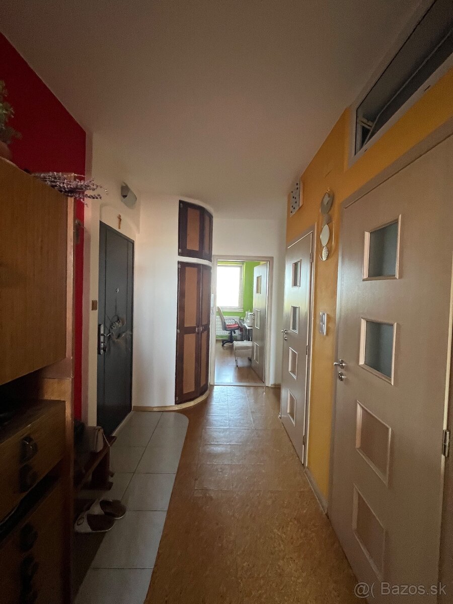 V Štúrove na predaj 4.izbový byt - 5