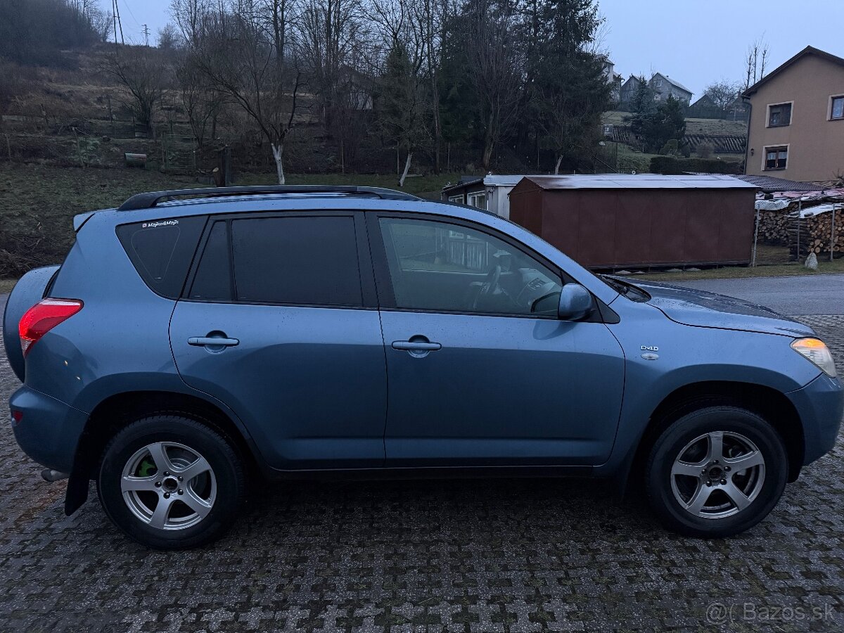 Toyota RAV4 - 5