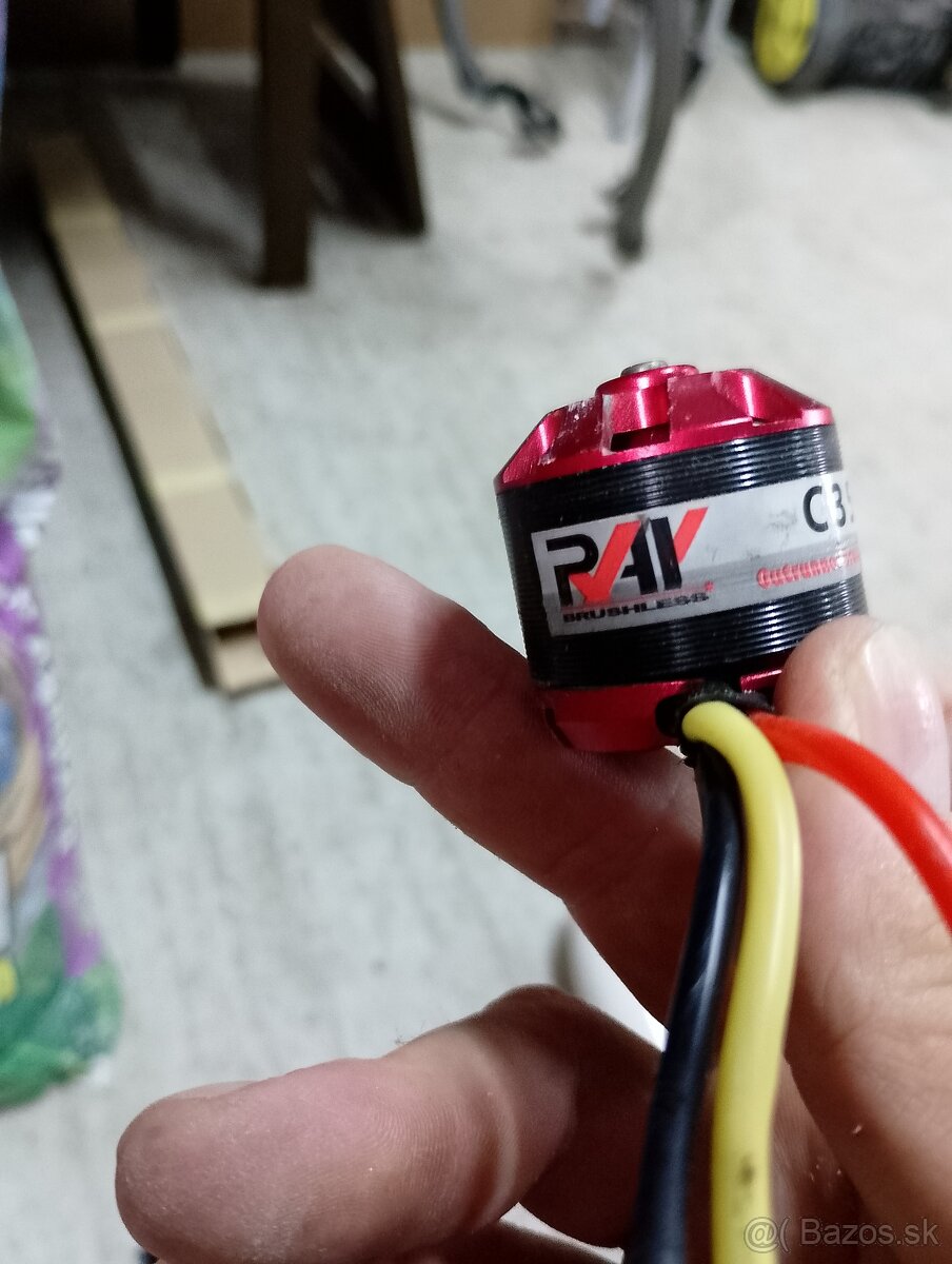 Predám rôzne diely na RC lietadlo. - 5