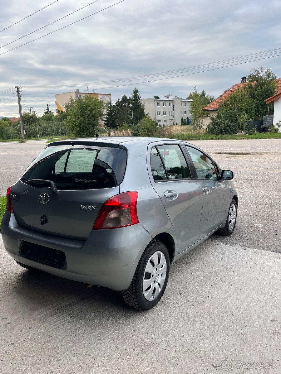 Toyota Yaris 1.3 Benzin = Klíma, 192756km Bez korozie = - 5