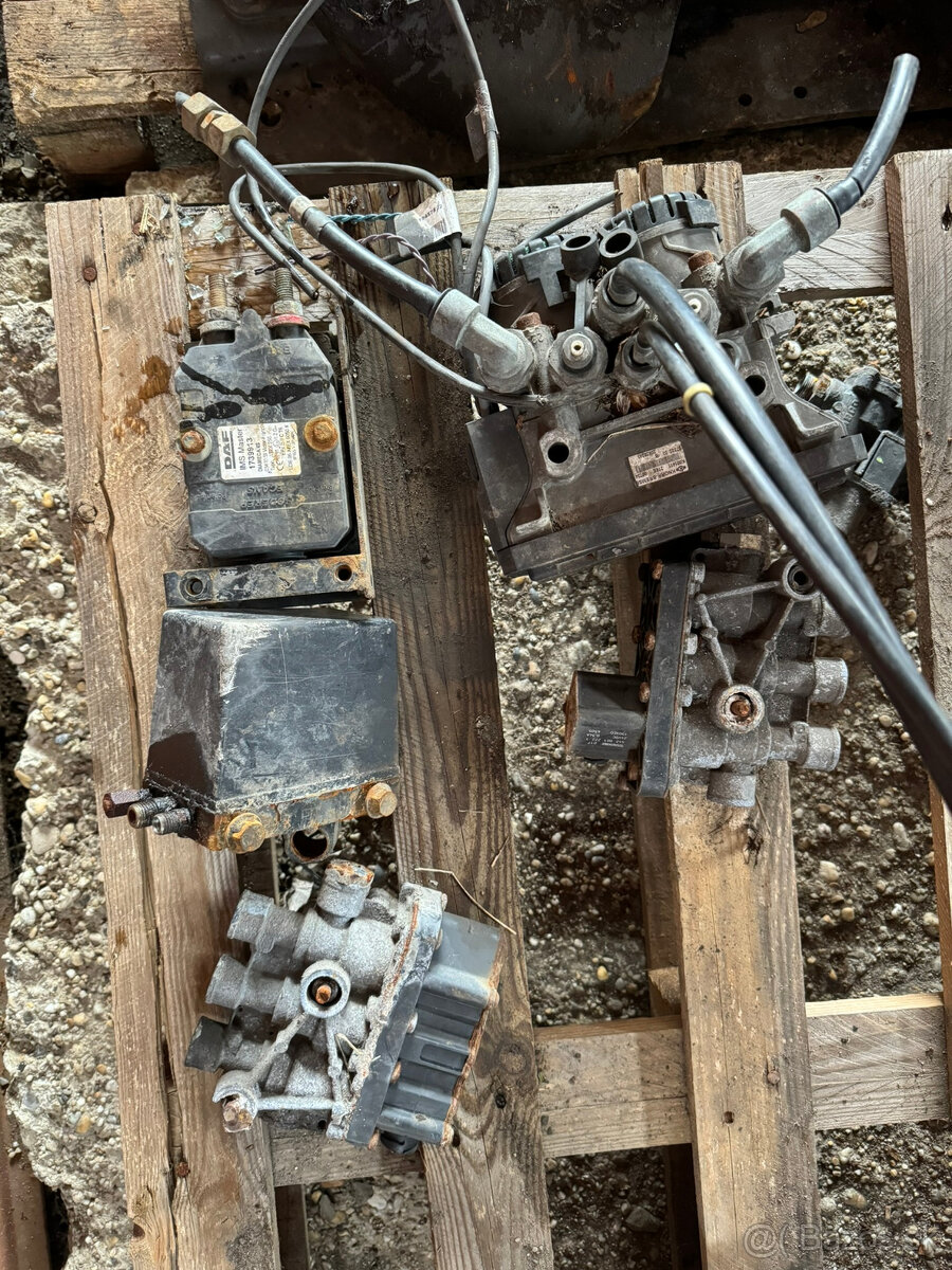 DAF XF105 náhradné diely - 5