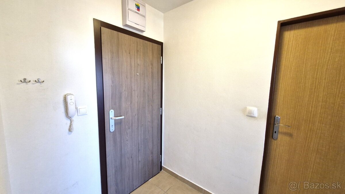 PREDAJ, 2 - izbový byt + kuchynský kút, kompletná rekonštruk - 5