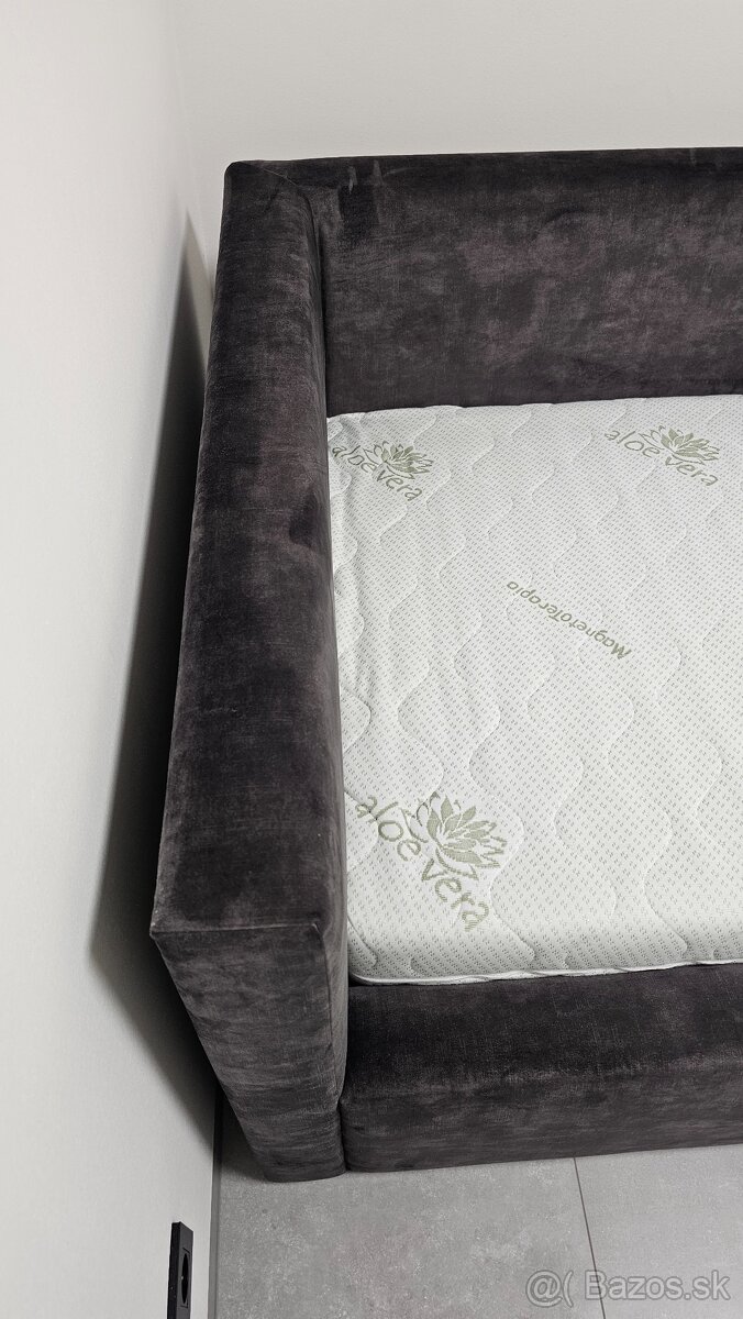 Kvalitná posteľ s úložným priestorom - 5