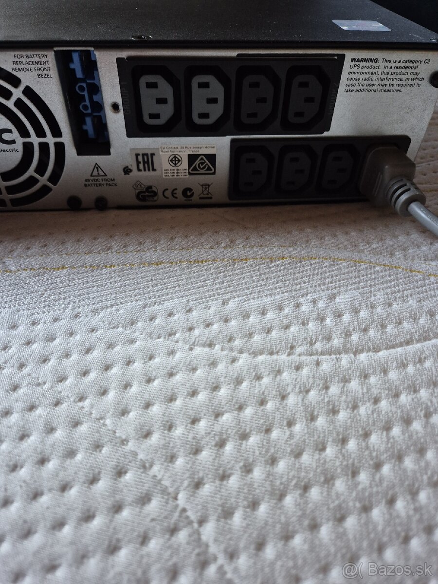 Záložný zdroj APC SMX1000i - 5