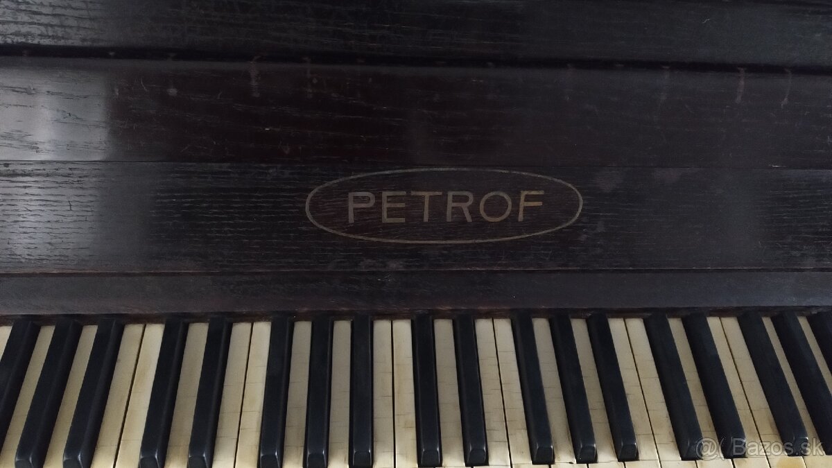 Klavír PETROF s klavírnou stoličkou ZADARMO - 5