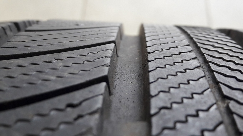 225/45 R17 Nakang All Season - 5