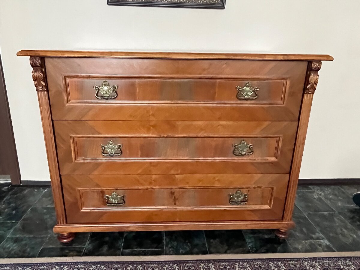 Elegantná, vysokokvalitná komoda - 5