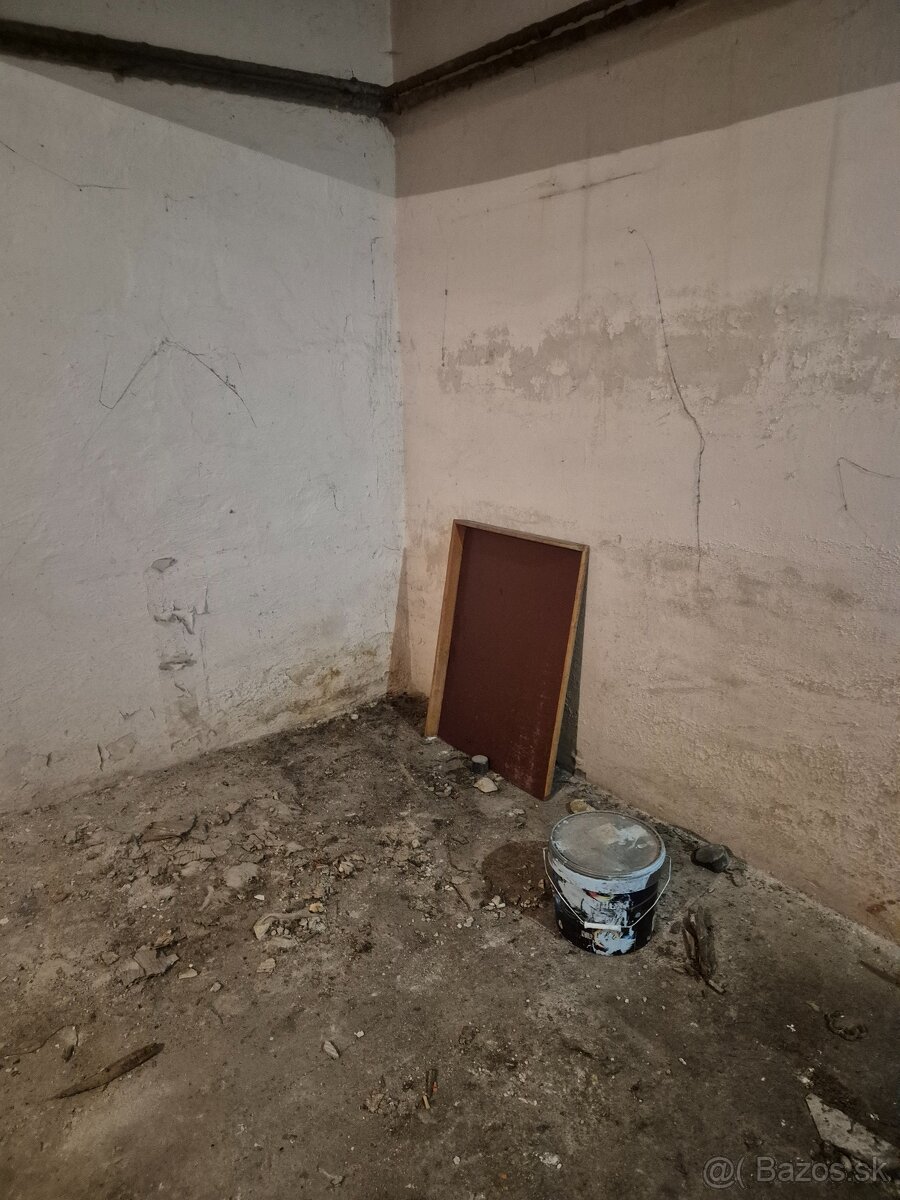 Drevo , drevotrieska a iny material za odvoz - 5