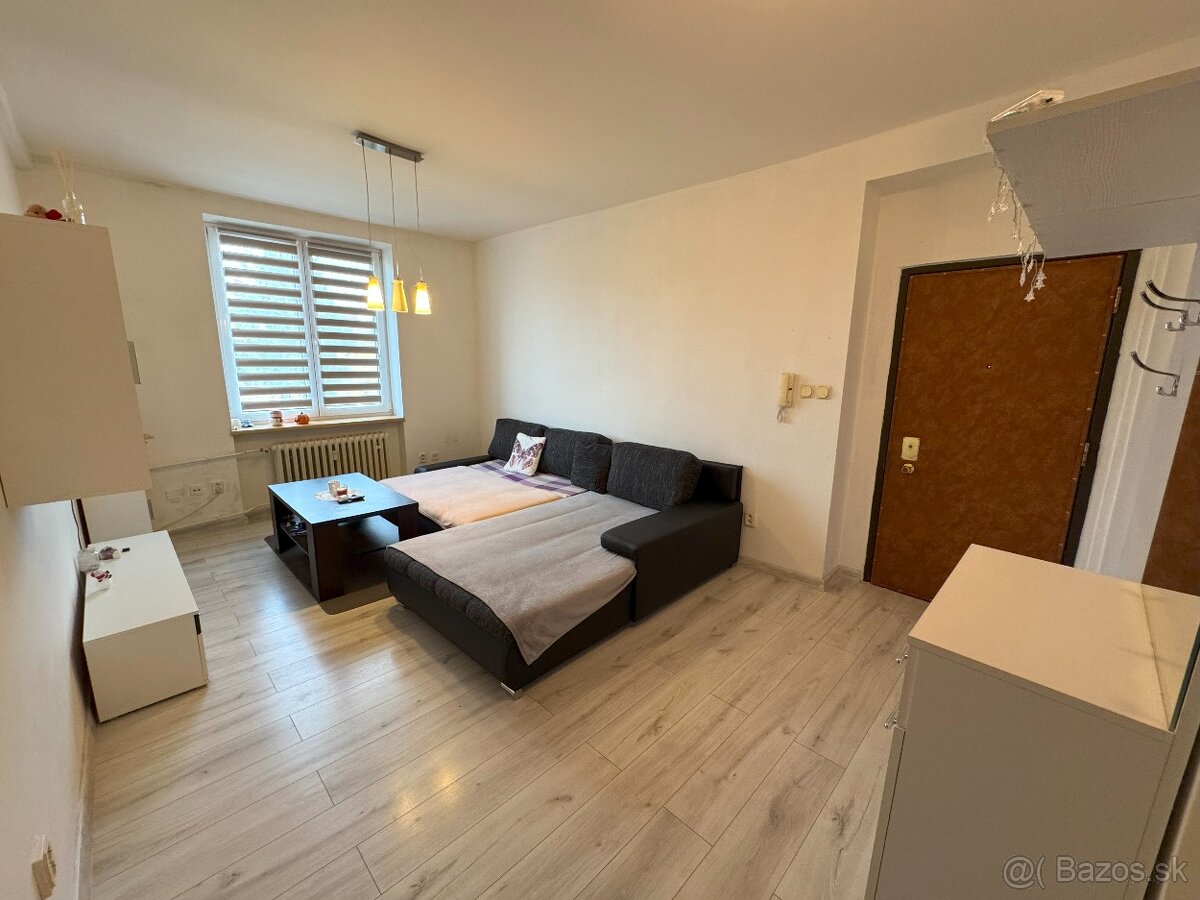 ZNIZENA CENA Trojizbový byt v centre mesta Veľký Krtíš - 5