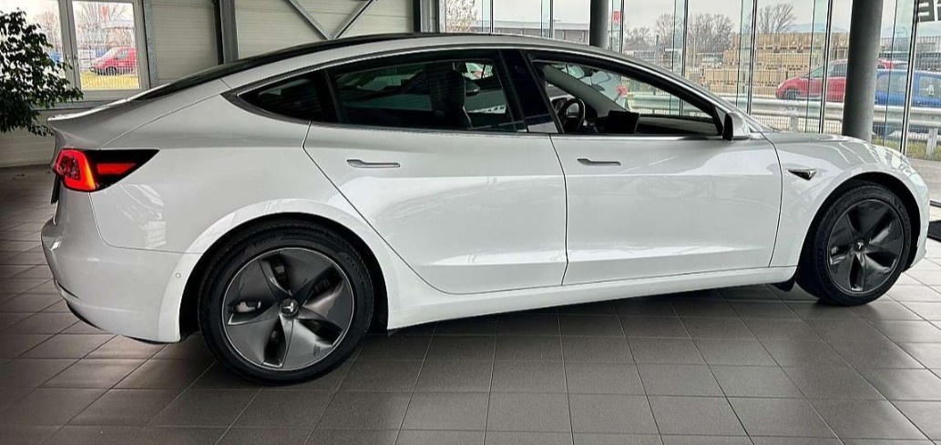 Tesla model 3,SR+,12/2020,DPH - 5