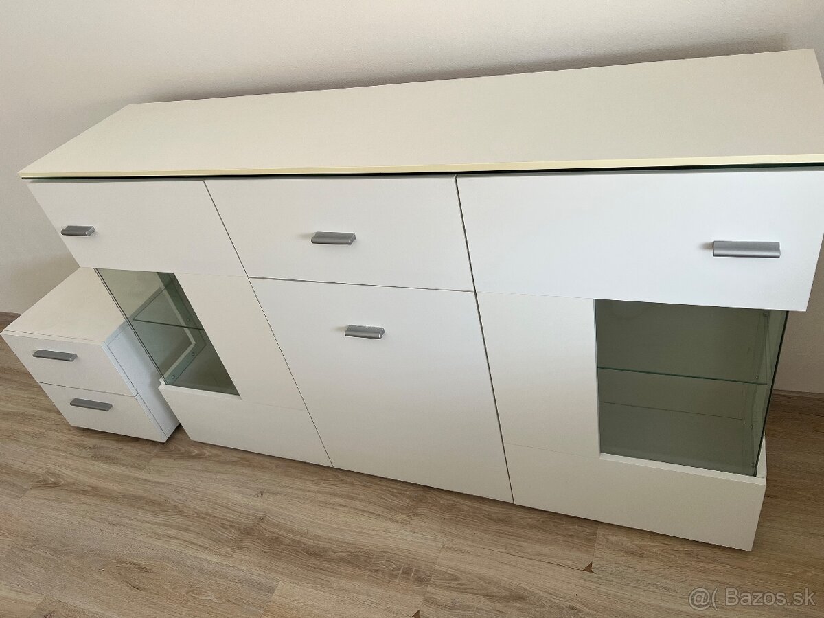 Biela leskla komoda - 5