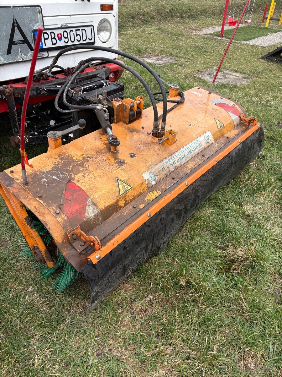 Zametacia kefa na Multicar - 5