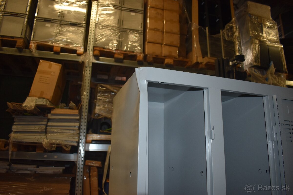 4-dverová šatníková skriňa s dlhými dverami - poškodená - 5