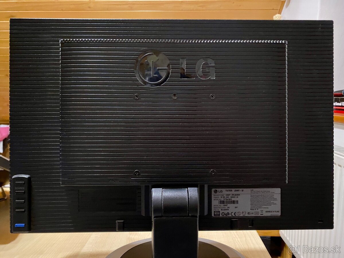 LCD Monitor LG 20” - 5