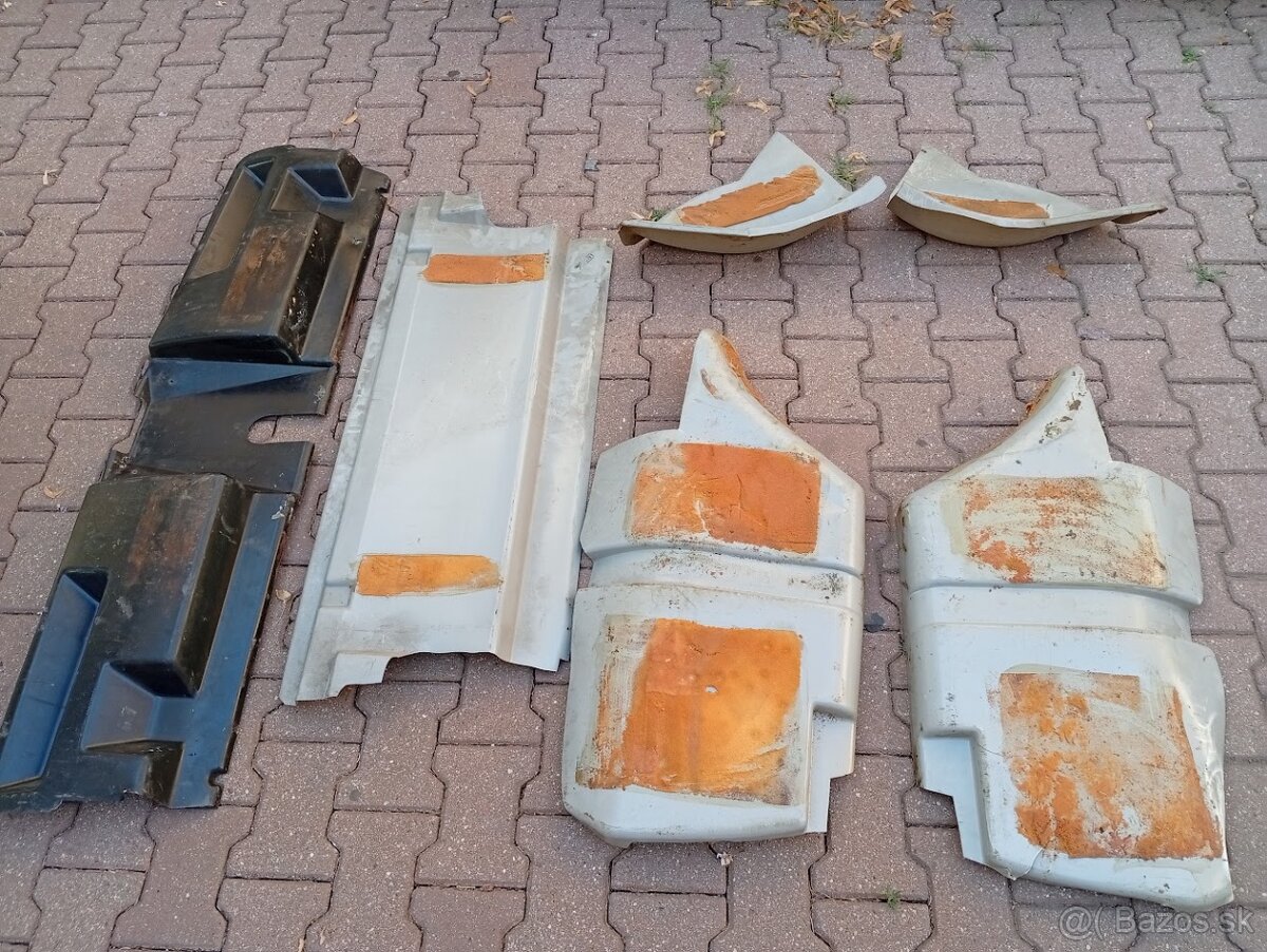 Moskvič 2140, 2138 - obložení kufru - 5