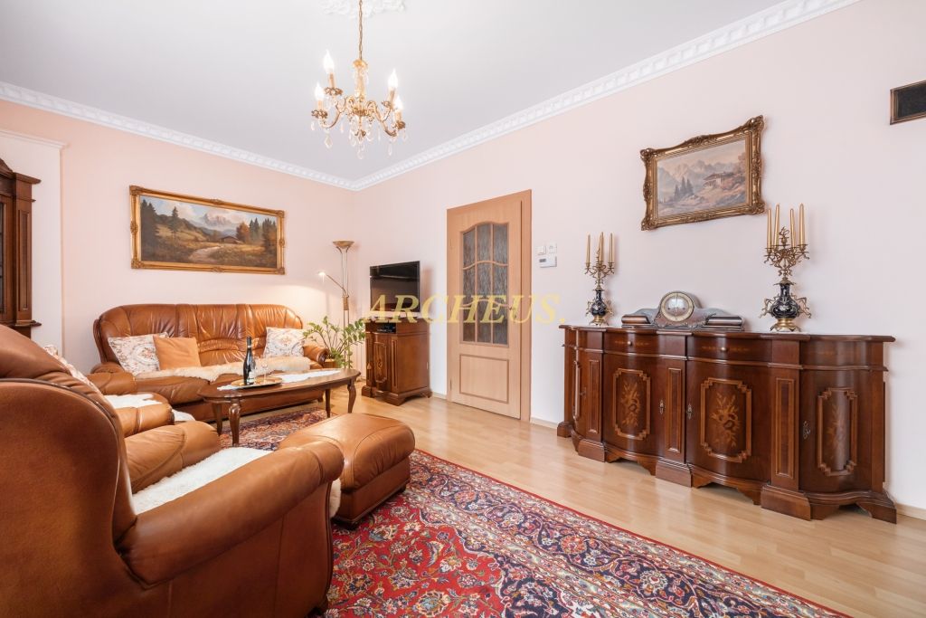 NA PREDAJ RODINNÝ DOM S PRÍSTAVBOU MALACKY, HVIEZDOSLAVOVA - 5