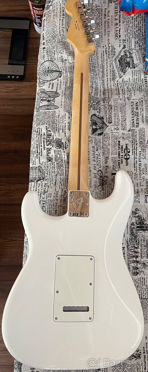 Fender Player Series Stratocaster MN Polar White - 5