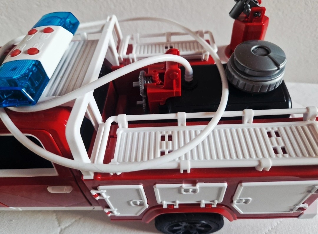 Bruder hasičské auto - 5