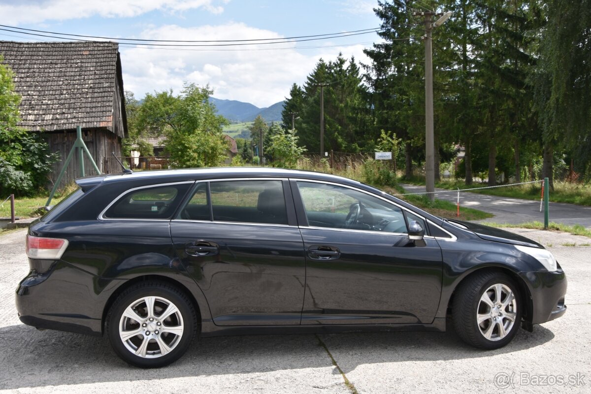 Toyota Avensis Combi - 5