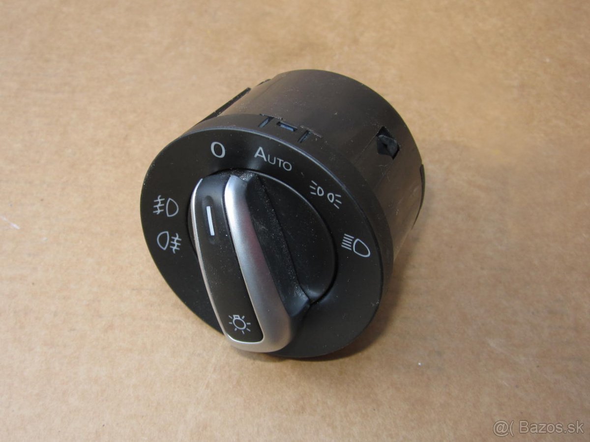 VW Golf 6 MK6 Variant 4Motion 1.6TDI interier dily - 5