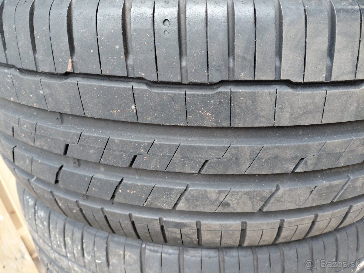4x Hankook 235/45R20 - 5