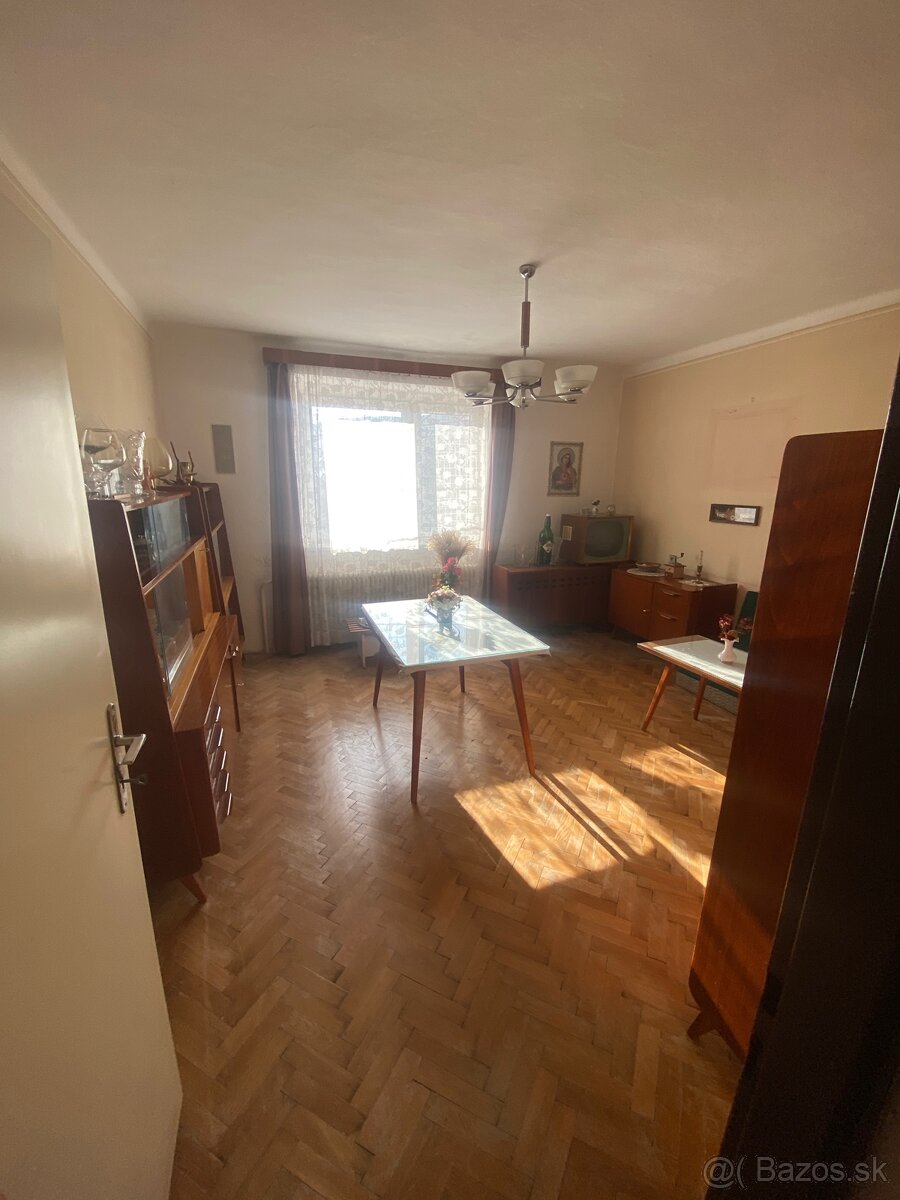 NOVÁ CENA: Rodinný dom pod lesom v Nitrici - 5