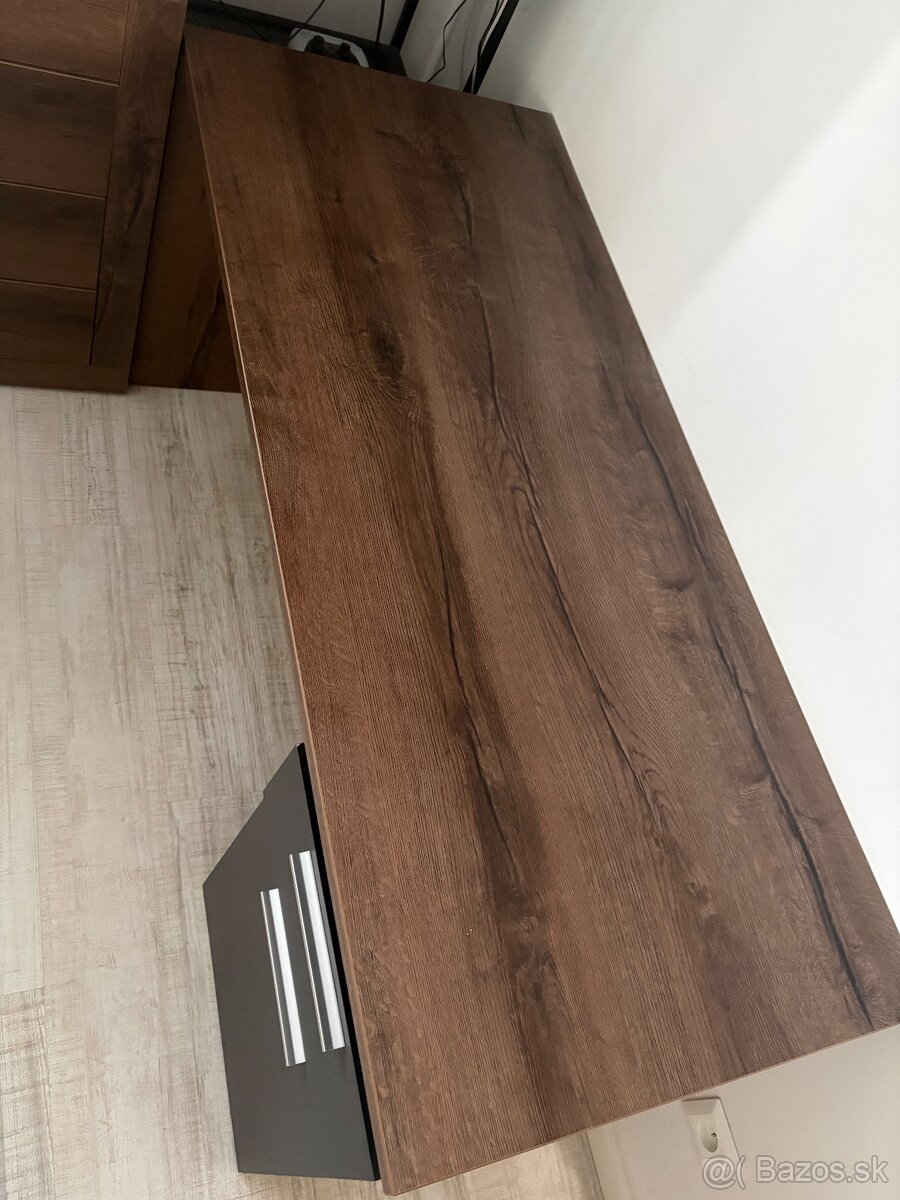 Pisaci / pracovny stol - 5