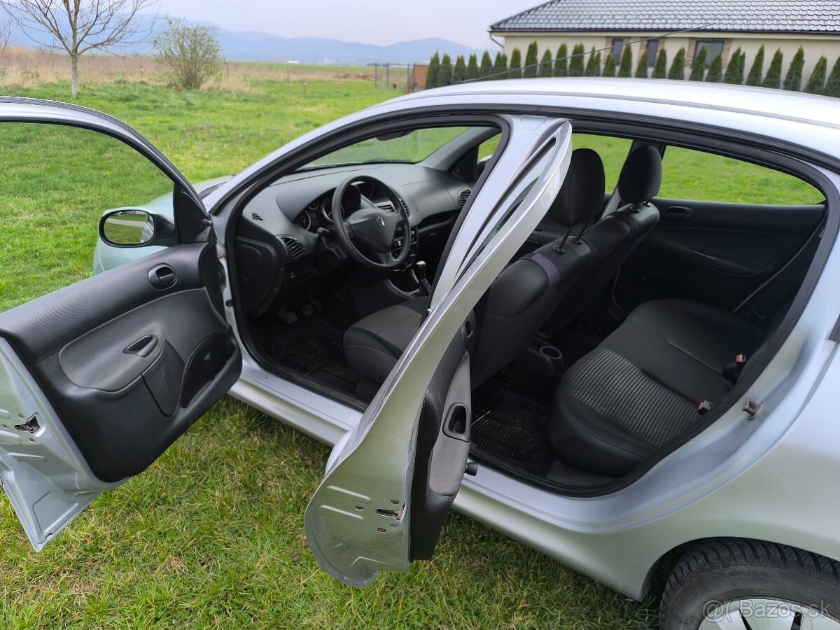 Peugeot 206+ - 5