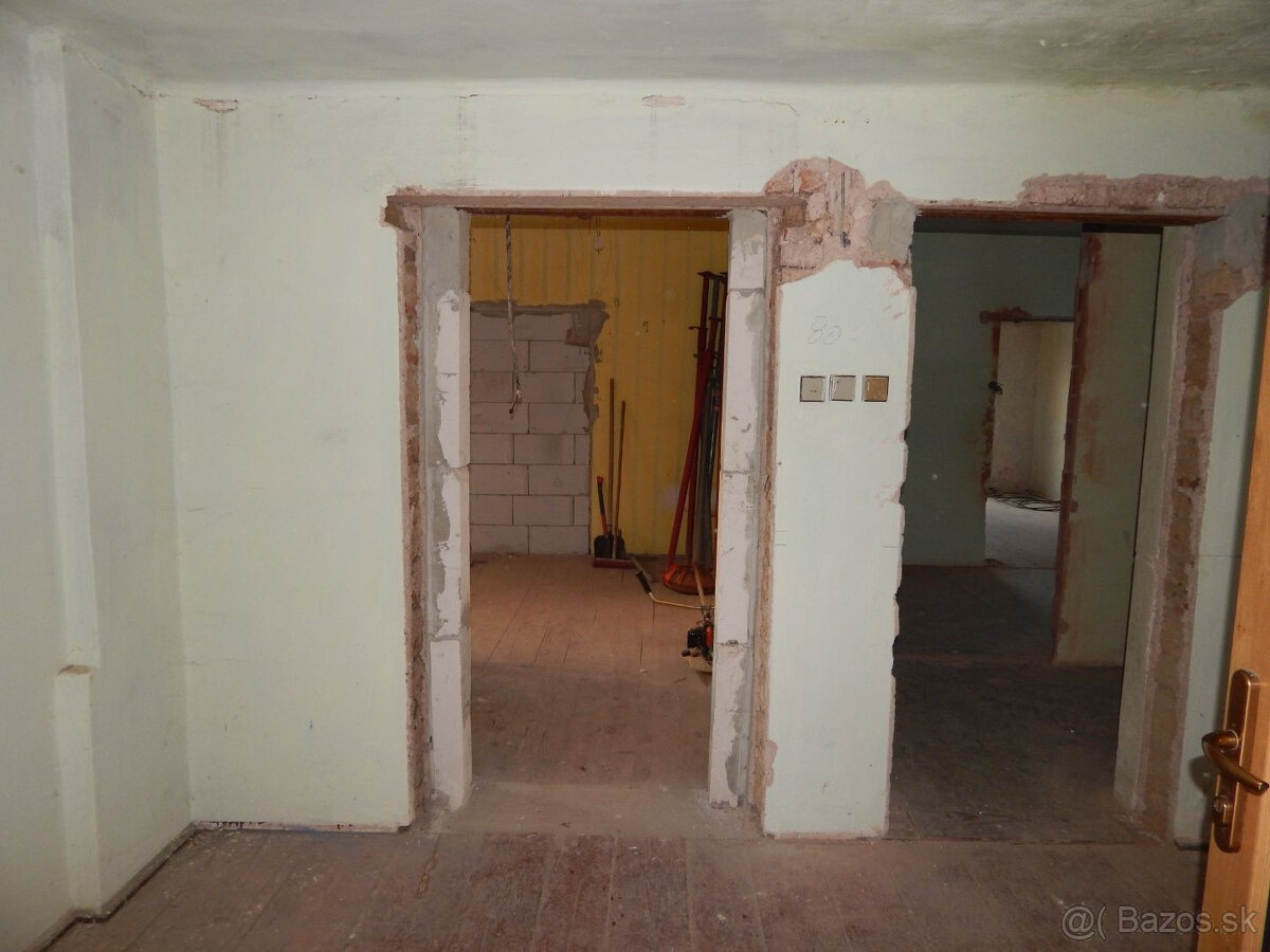 SPEKTRUM REALITY - Na Predaj 3 -izbový rodinný dom s pozemko - 5