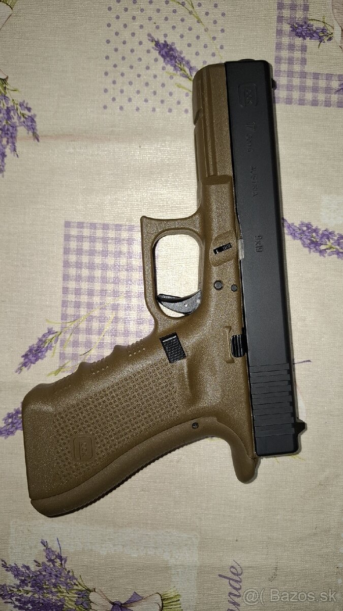 Predam Glock 17 gen4 9x19 ako nový - 5