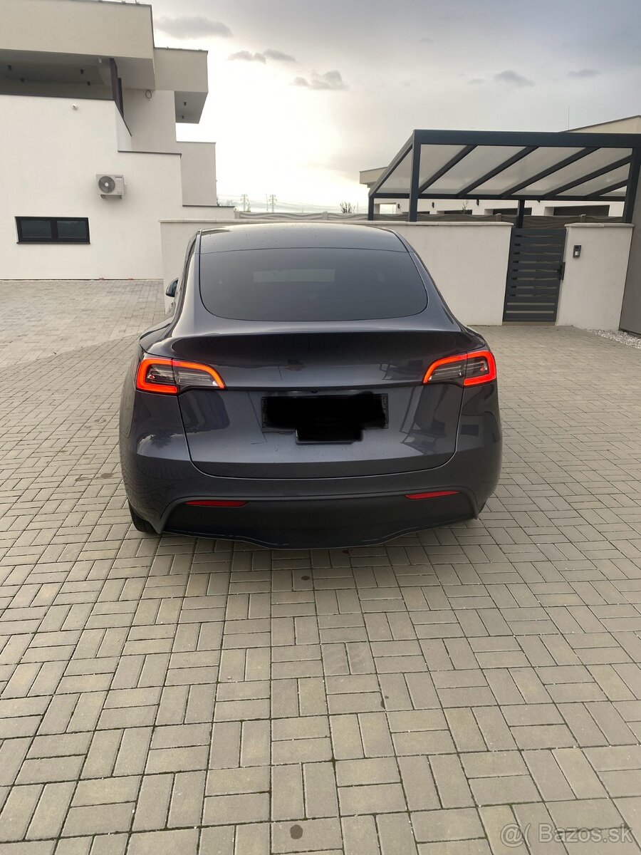 Tesla model Y Long Range AWD len 58 tis. km - 5