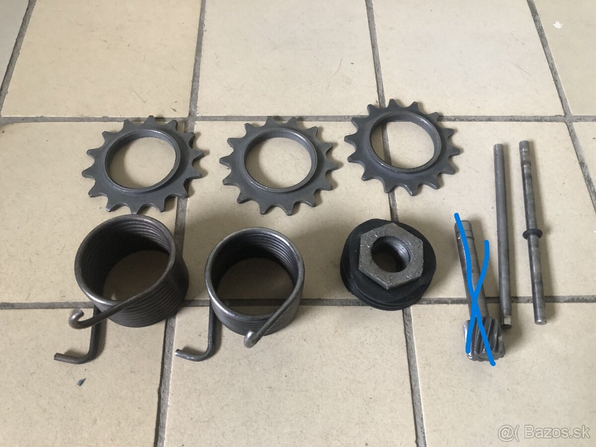 Predám náhradné diely z motora jawa 350 / 623 alebo 624 - 5