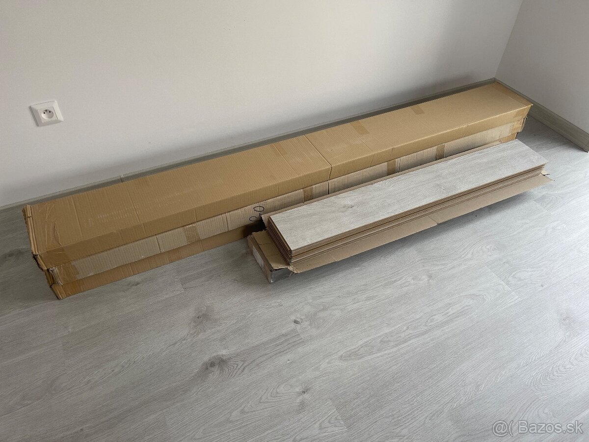 Laminatová podlaha a lišty - 5