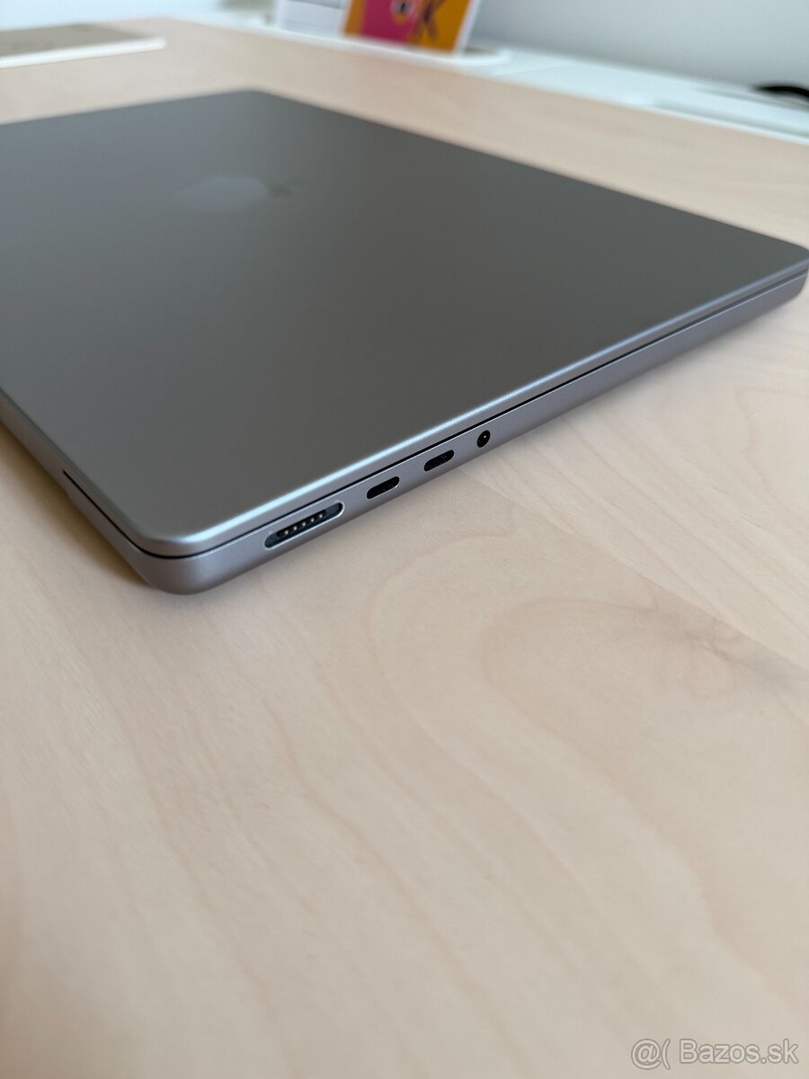 MacBook Pro 14 (2021), M1 Pro, 1TB, 16GB RAM, 87% BAT - 5