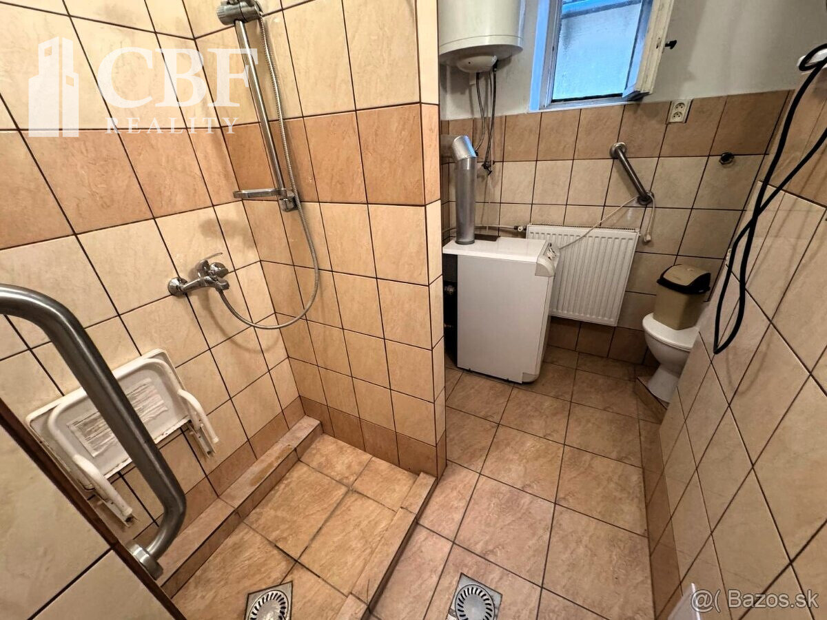 Plešivec v centre obce dom na predaj - 5