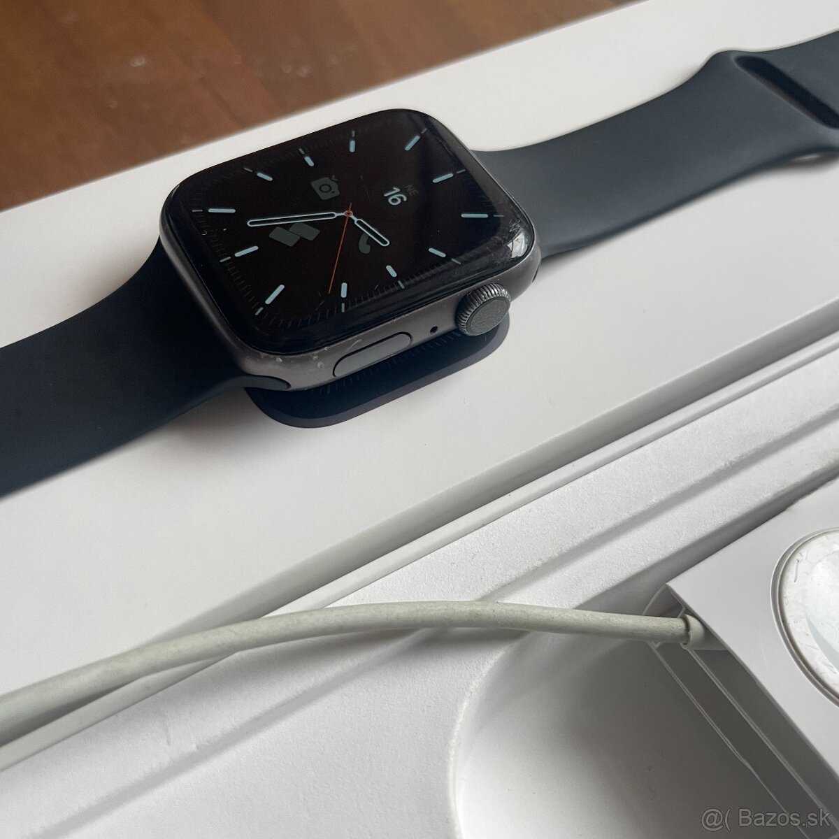Predám Apple Watch 5 44mm - 5