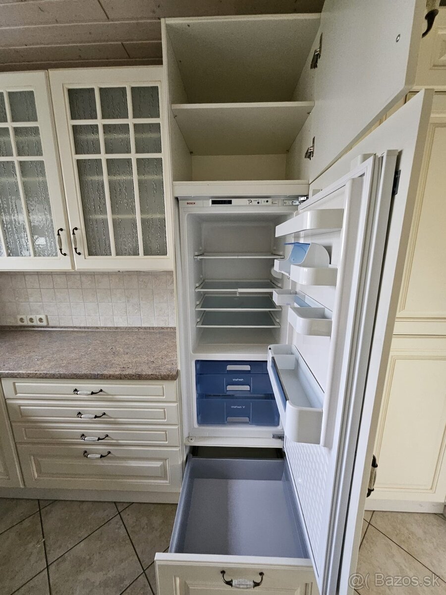 Moderná kuchynská linka so spotrebičmi - 5