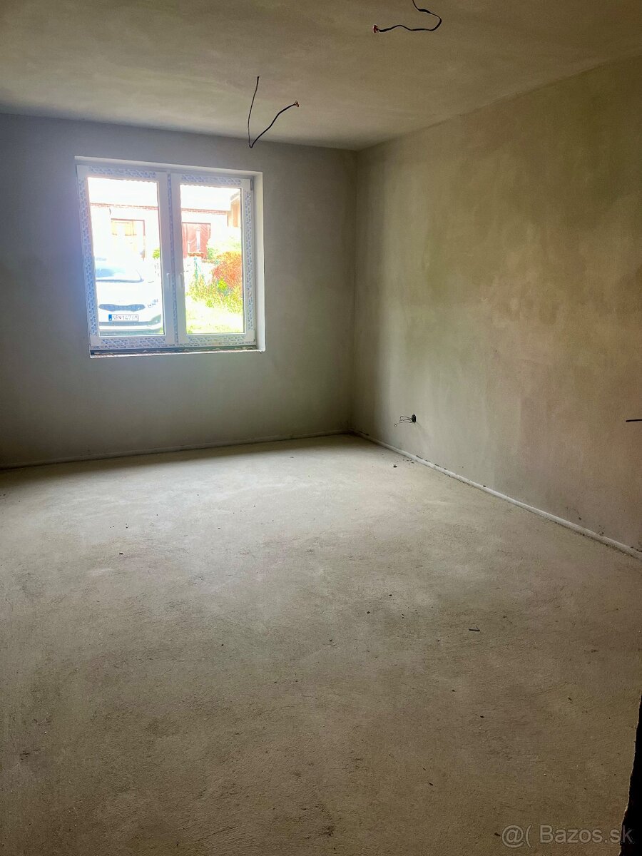 Moderný rodinný dom pod lesom Nitrianske Hrnčiarovce - 5