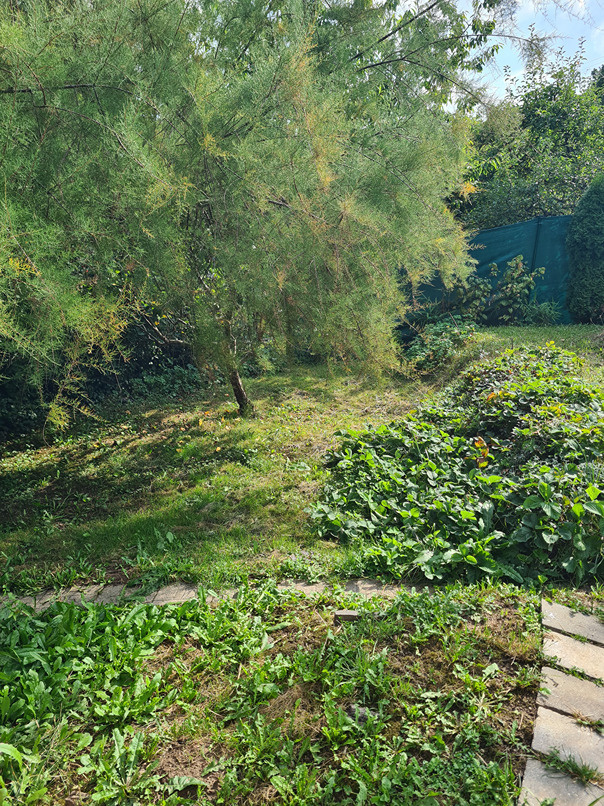 Záhrada s murovanou chatou s nádherným výhľadom - 5