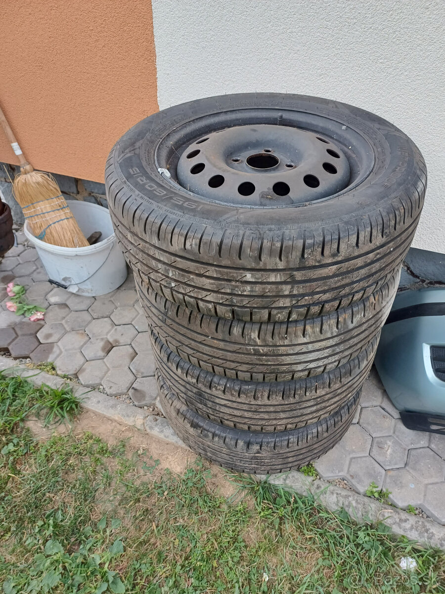 Letné pneu NOKIAN R15 195/60 + disky - 5