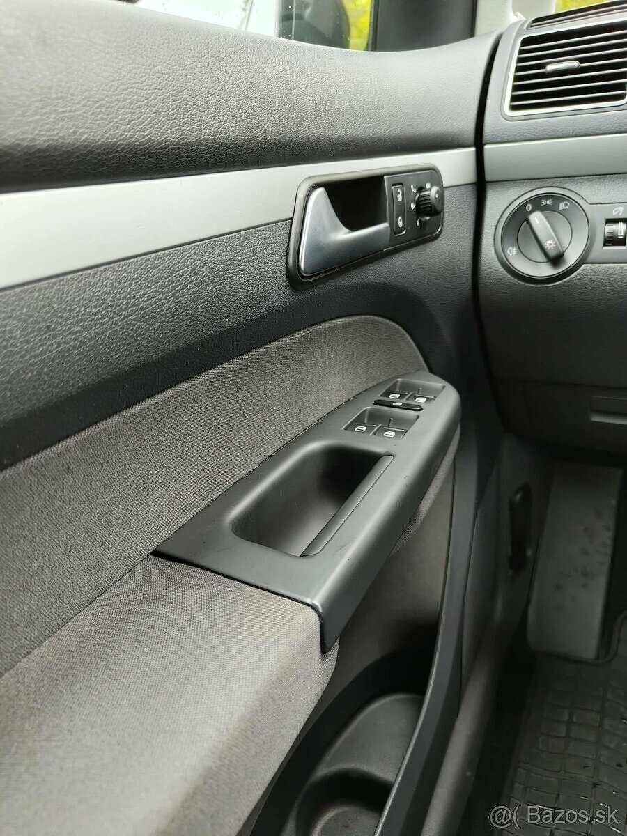 VOLKSVAGEN TOURAN 1,6tdi 77kw - 5