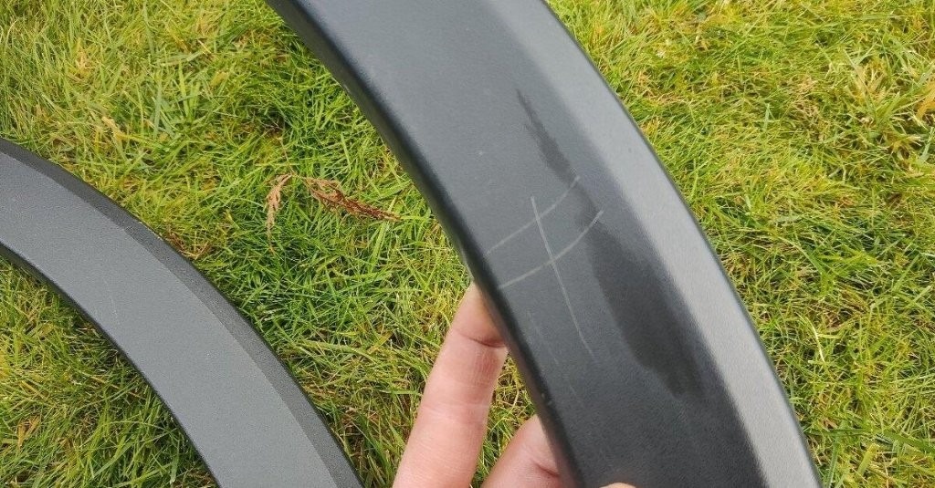 Toyota Rav4, C-HR, Mercedes GLB, GLA - lem kryt blatnika - 5