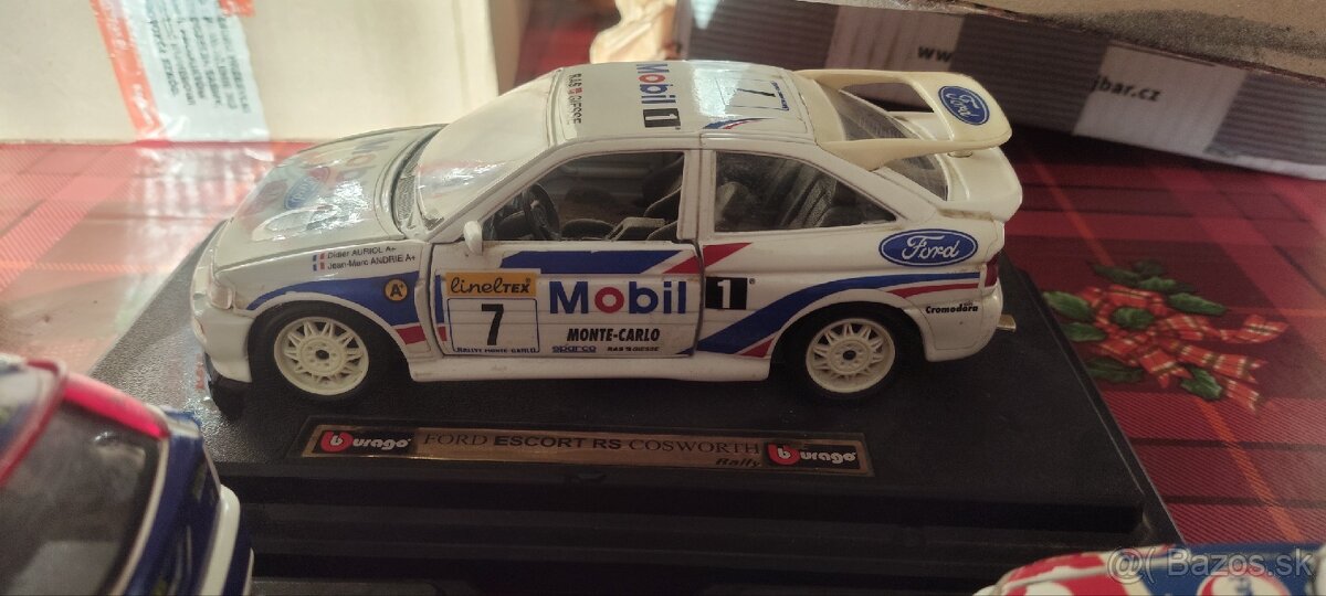 Modely Burago 1/24 escort focus - 5