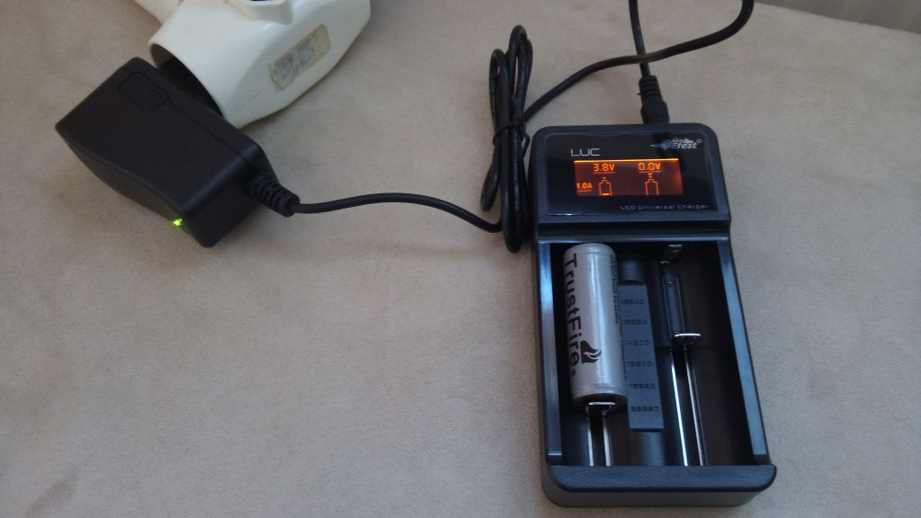 Nabijacka LiOn akku Efes LUC - 5