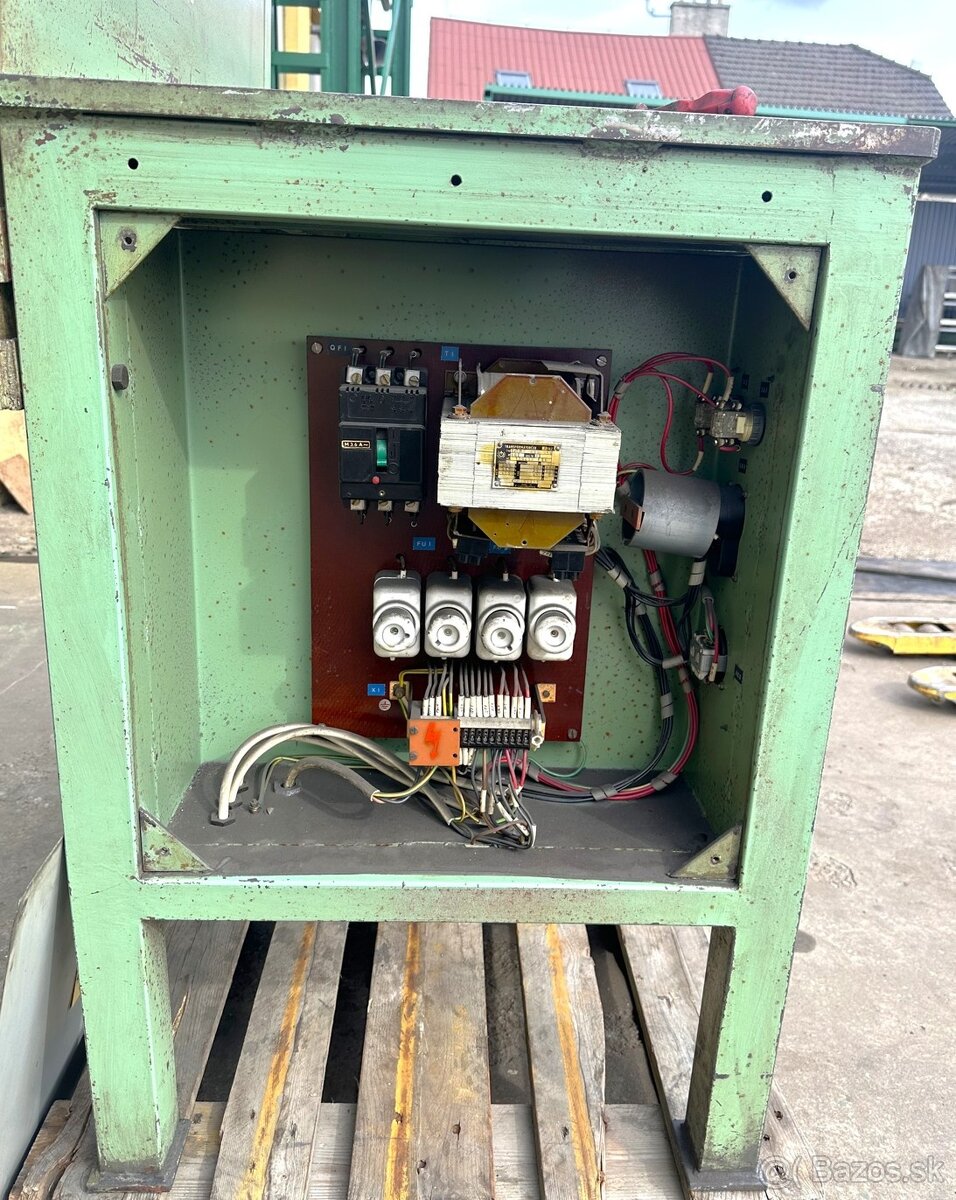 Pracovní stůl s elektro rozvaděčem - 5