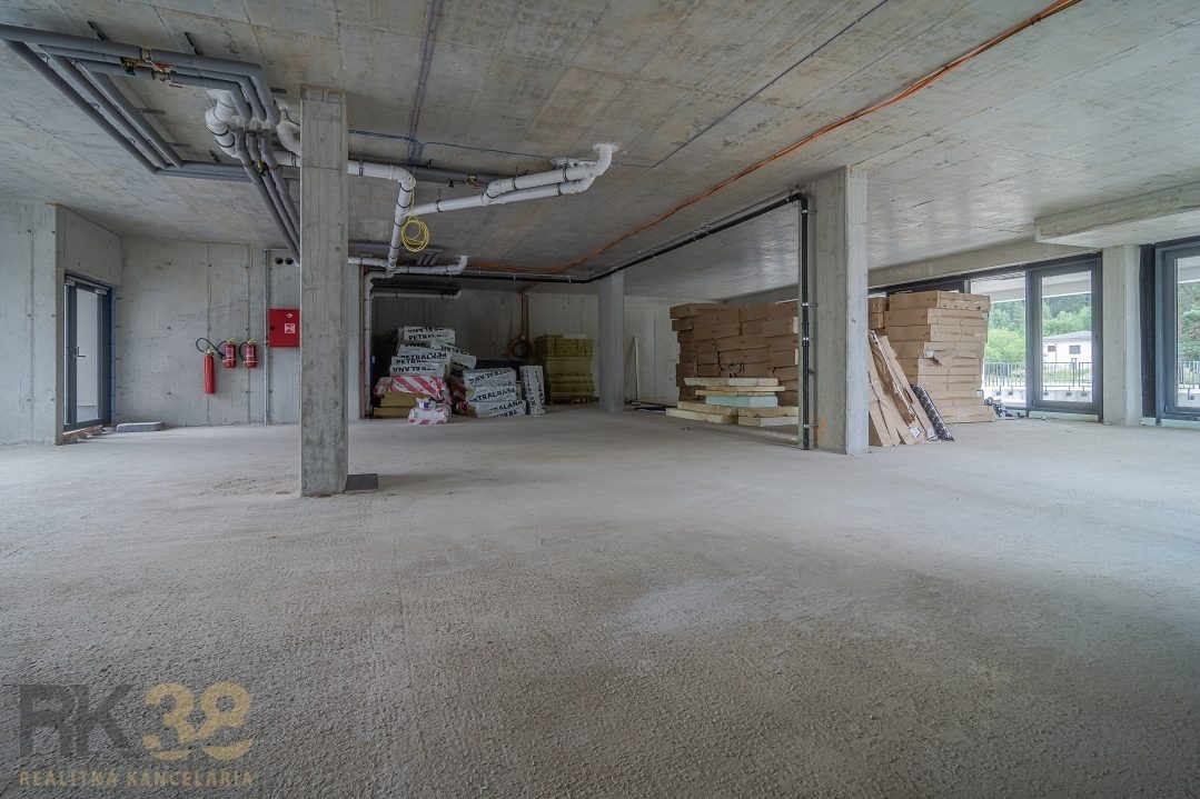 Na predaj – priestranné obchodné priestory - 5