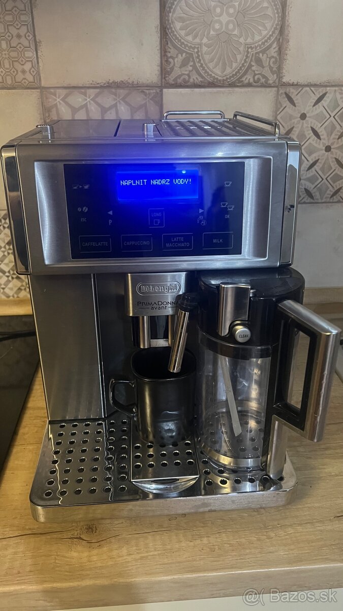 Kávovar DeLonghi PrimaDonna avant ESAM 6750 - 5
