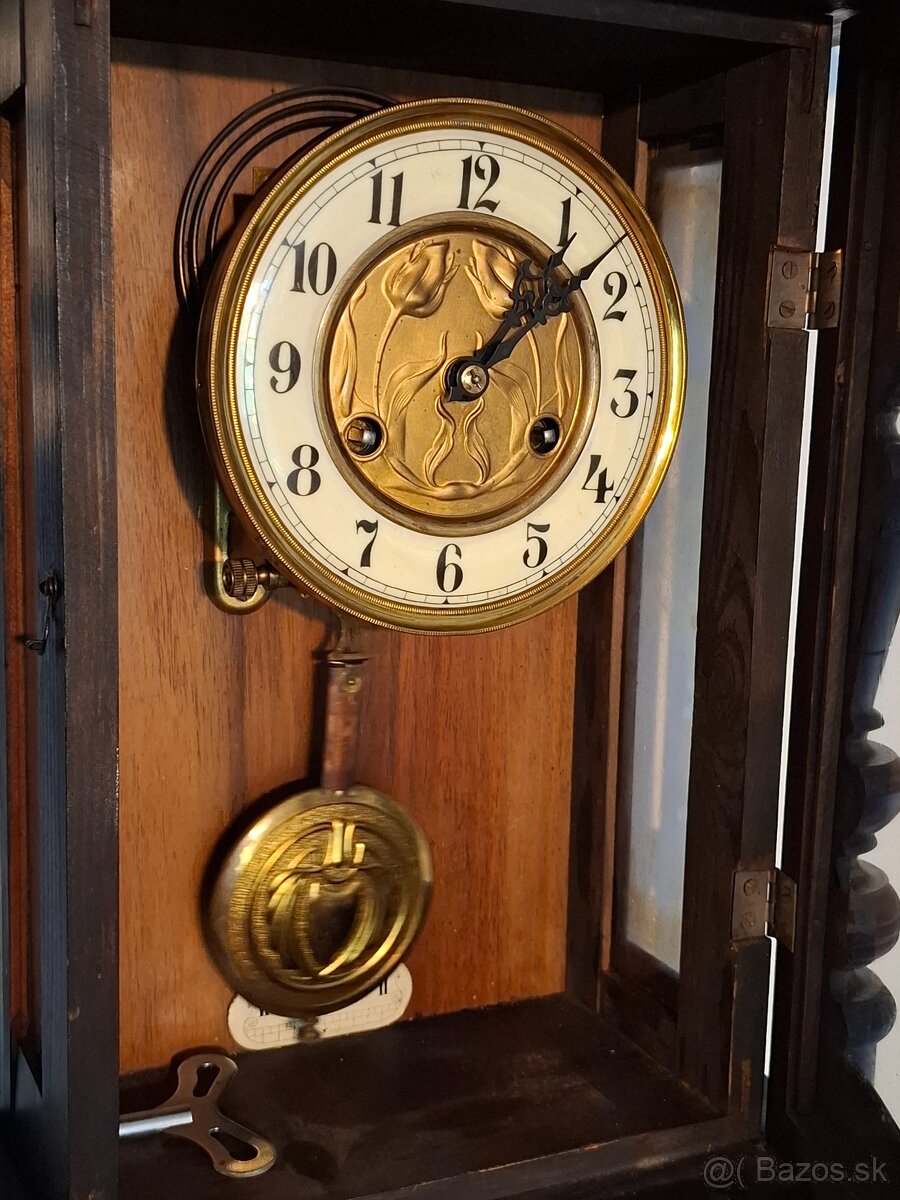 Predám funkčné starožitné nástenné hodiny Junghans zdobené s - 5