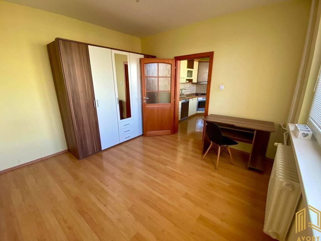 NA PRENÁJOM 3 - IZB. BYT, LOGGIA, SENICA, L.NOVOMESKÉHO - 5